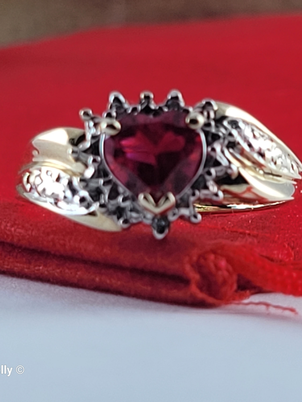 10K Yellow Gold Heart-Shaped Ruby and Diamonds Ring Size 6.5 - Solid Gold 👌🎁